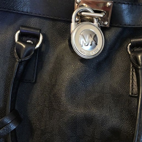 Michael kors purse - Picture 4 of 4